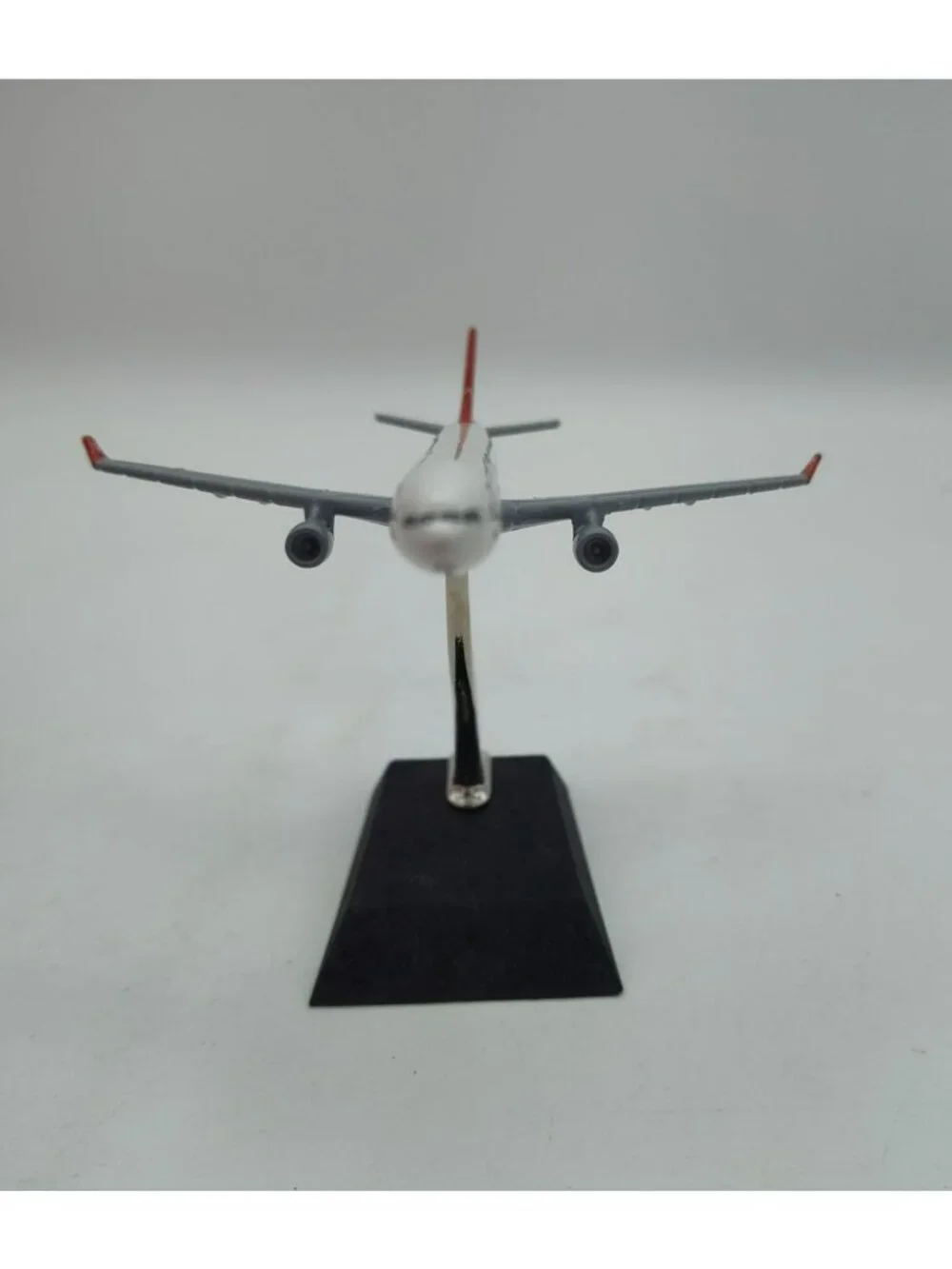 Turkish Airlines A330-300 Passenger Airplane Diecast Model W/ Stand 1:500 Scale